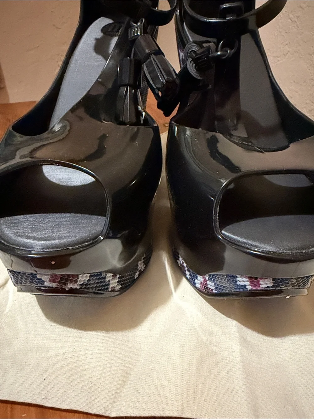 Melissa glossy black